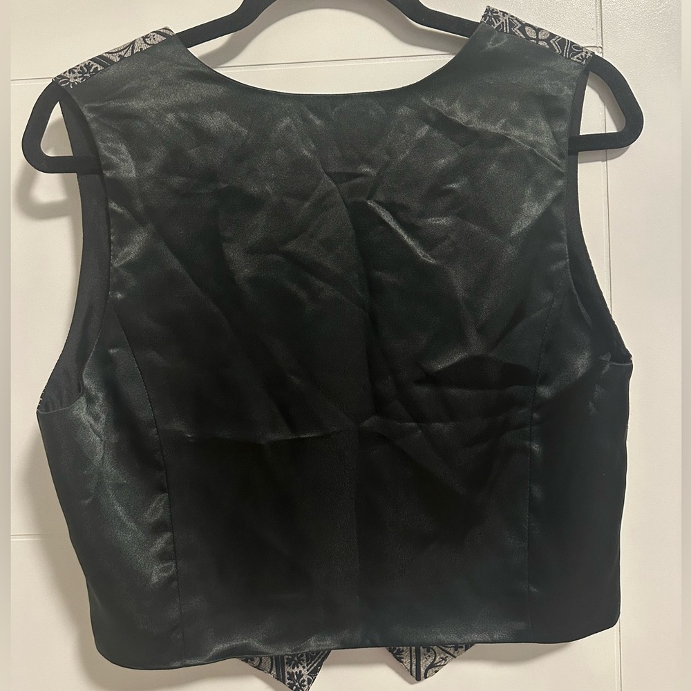 Avenue vest - Picture 2 of 7